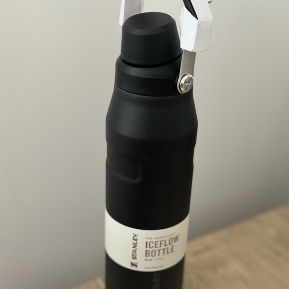 Stanley 36oz stainless steel ice flow aero light water bottle fast flow - Picture 5 of 7